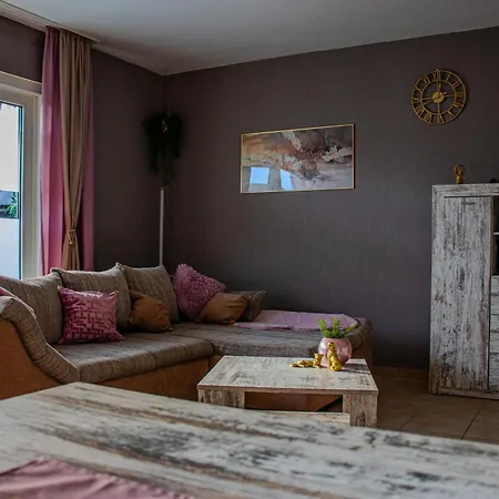 In Mit Sued-terrasse *